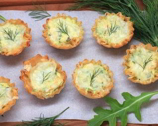 Закуска в тарталетках с семгой