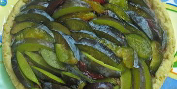 изысканный сливовый тарт