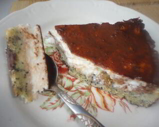 Маковый тарт с творожным суфле и ганашем