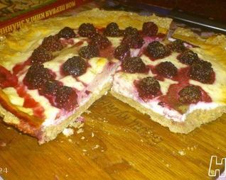 Овсяный тарт с ежевикой