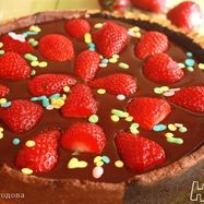 Рецепт Шоколадного тарта с клубникой