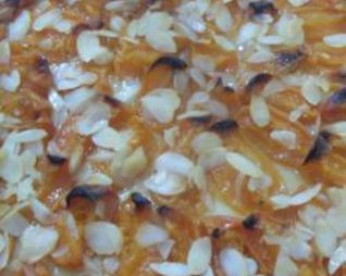 Тарт с абрикосами на слоеном тесте