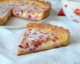 Тарт с брусникой