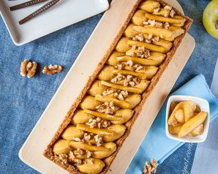 Тарт с карамельным кремом и яблоками