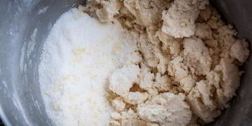 тарт с карамельным кремом и яблоками