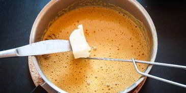 тарт с карамельным кремом и яблоками