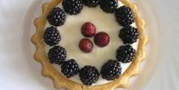 тарт с маскарпоне и ежевикой