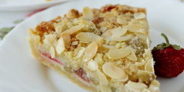 тарт с ревенем и миндальным кремом