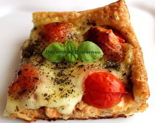 Тарт с семгой, помидорами черри и моцареллой