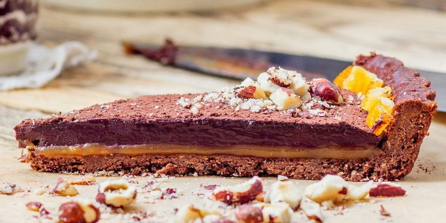 Рецепт тарта с шоколадныма ганашема и соленого карамелью