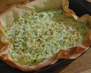 Тарт с цукини, рисом и кедровыми орешками