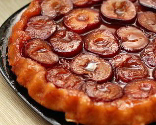 Тарт татен со сливами