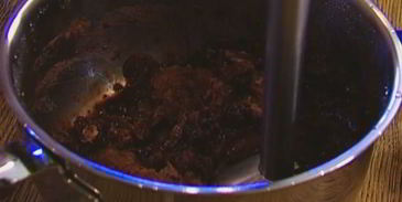 тортилья с красной фасолью, козьим сыром и кинзой