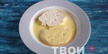 французские тосты с клубнино-имбирным соусом