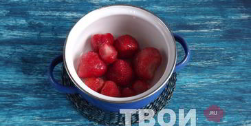 французские тосты с клубнино-имбирным соусом