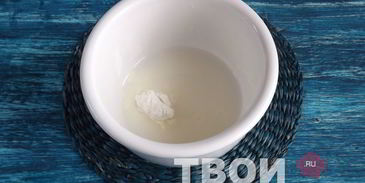 французские тосты с клубнино-имбирным соусом