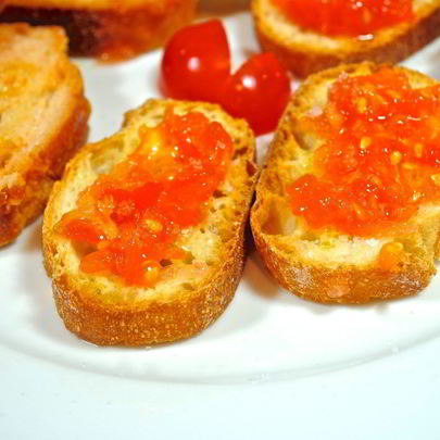Тосты с помидорами