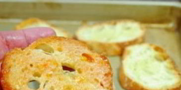 тосты с помидорами