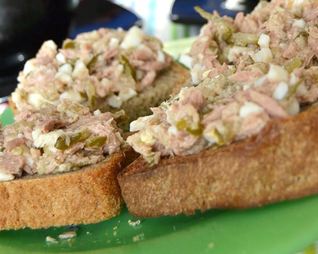 Тосты с рыбой