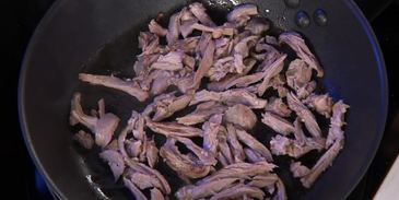 тосты с уткой и грушей