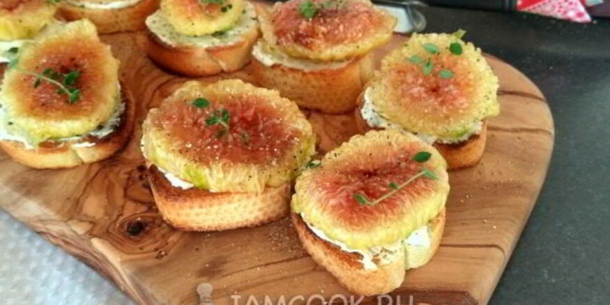 Рецепт тостов со сливочным сыром и свежим инжиром