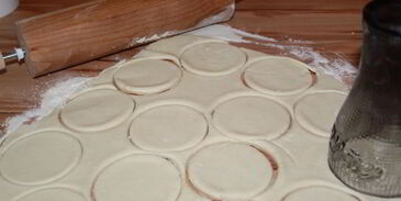 творожные цветочки с вареньем