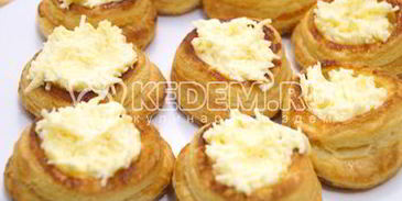 волованы с сырной начинкой и грибами