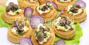 волованы с сырной начинкой и грибами