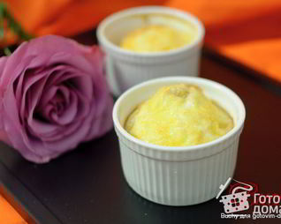 Пикантная яичница в формочках