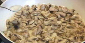 простая яичница с грибами