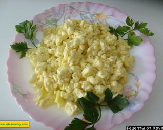 Яичница болтунья на завтрак