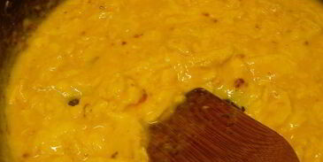 яичница-болтунья с копченой форелью