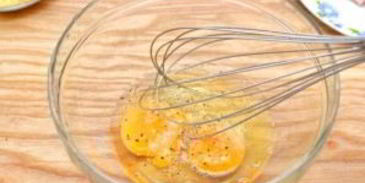 яичница-болтунья с копченостями