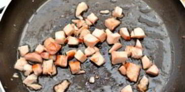 яичница-болтунья с копченостями