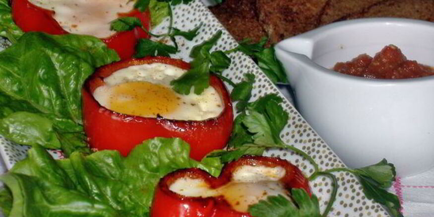 Рецепт яичницы-глазуньи в сладких перцах