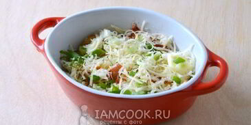 яичница с картофелем и беконом в духовке