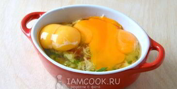 яичница с картофелем и беконом в духовке