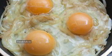 яичница с луком