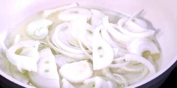 яичница со сладким перцем, луком и помидорами