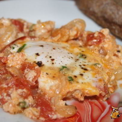 Яичница со сметаной