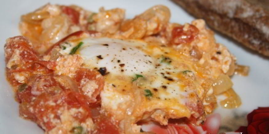 Рецепт яичницы со сметаной