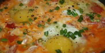 яичница со сметаной