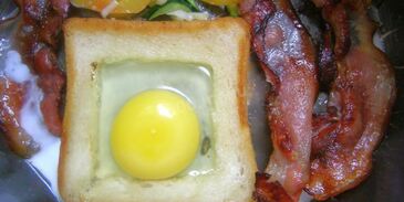 яичница в хлебе