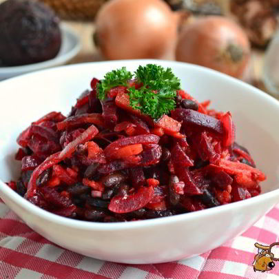 Закуска из свеклы с овощами и черной фасолью