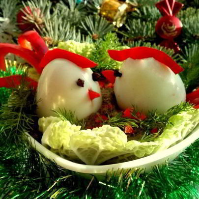 Закуска Петушки из яиц