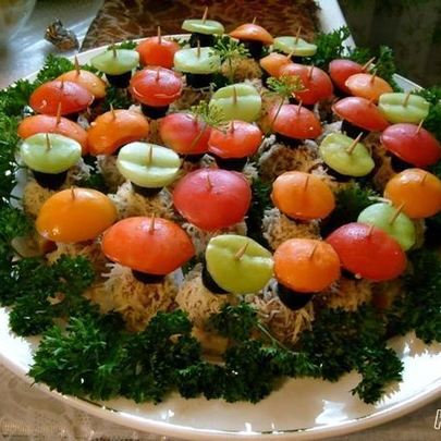 Закуска с паштетом на тостах