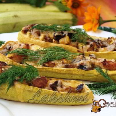 Лодочки из кабачков с жульеном и курицей