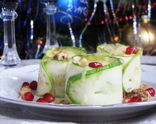 Рулетики из цукини с жульеном