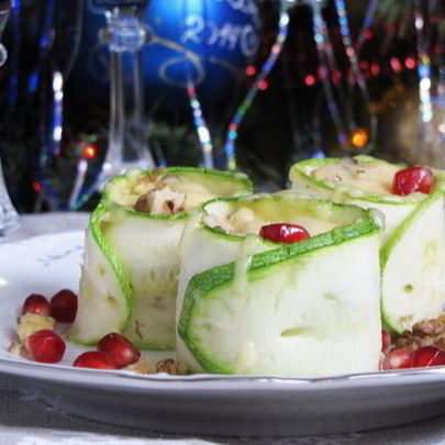 Рулетики из цукини с жульеном