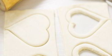 слоеные сердечки с жюльеном из креветок